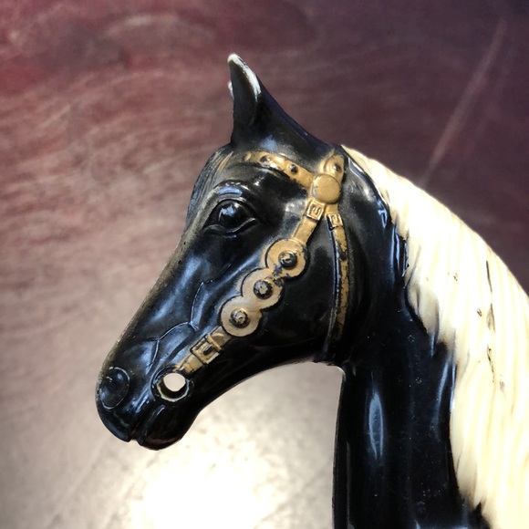 Heartland Horse Bridle Standing Plastic Model Black White Western Paint - Picture 7 of 7